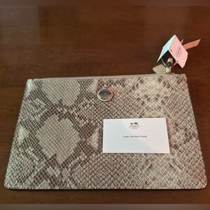 🤎Coach🤎Python leather print mini zip clutch/pouch, NWT